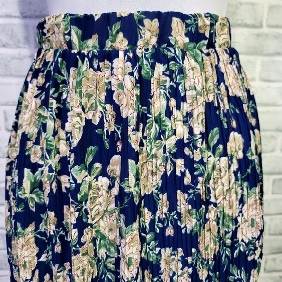 Vintage 90s Lisa Jo M Blue Floral Pleated Semi Sheer Double Georgette‎ Skirt - Picture 2 of 8